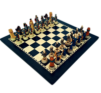 Set sah cu piese tematice Romanii vs Arabii cu tabla cu efect de abanos - 1