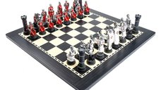 Set sah cu piese tematice Templierii cu tabla cu efect de abanos