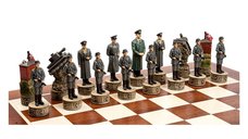 Set sah cu piese tematice WWII cu tabla mahon
