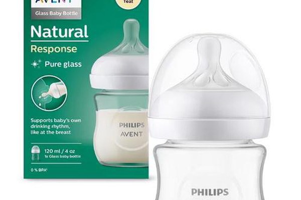 Biberon din sticla Philips Avent Natural Response SCY930/01, 120 ml, Debit 2, Tetina fara scurgeri, +0 luni, Fara BPA (Alb/Transparent)