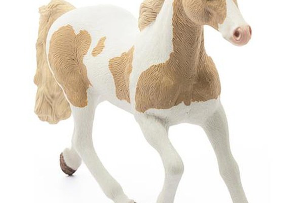 Figurina Schleich, Iapa Paint Horse