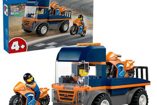 LEGO City - Transportor de motociclete 60491, 88 de piese