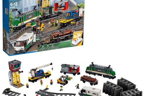 LEGO City - Tren marfar 60198, 1226 piese