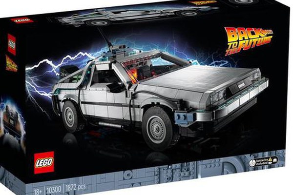 LEGO® Creator Expert Masina timpului Inapoi in viitor 10300