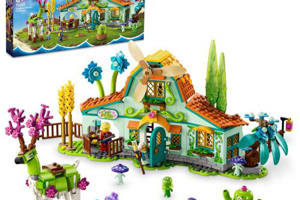 LEGO® DREAMZzz - Grajdul creaturilor din vis 71459, 681 piese