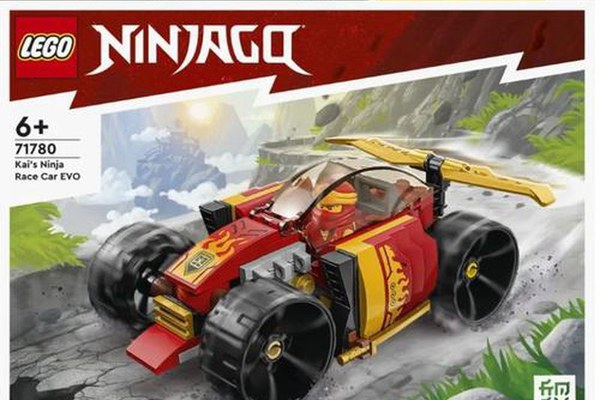 LEGO® NINJAGO Masina de curse EVO ninja a lui Kai 71780
