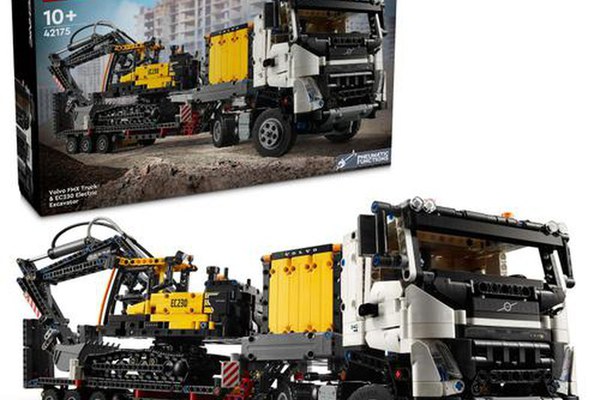 LEGO® Technic - Camionul FMX si excavatorul electric EC230 de la Volvo 42175, 2274 piese