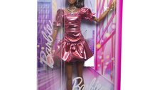 Papusa Barbie Deluxe Style cu Rochie Roz Metalizata