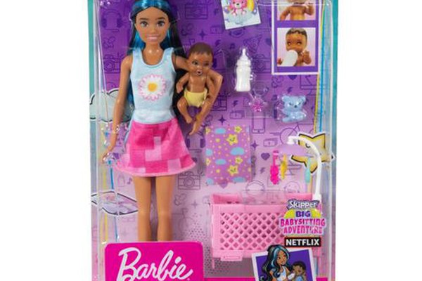 Papusa Barbie Skipper First Jobs - Babysitter, creola bruneta, cu bebelus