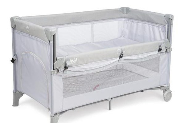 Patut pliant voiaj pentru bebelusi si copii Juju Dreamy Cloud, 2 nivele, portabil, 125x65 cm, etaj intermediar nou-nascuti, laterala culisanta, salteluta, buzunar lateral, geanta transport, Gri