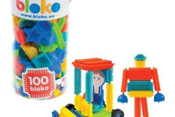 Tub cu 100 piese de constructii