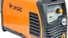 ARC 200 PRO (Z209) - Aparat de sudura invertor, MMA si TIG cu toate tipurile de electrozi (rutilici, bazici, inox, fonta) si protectie cu argon.
