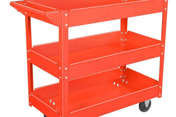 Carucior pentru unelte cu trei tavi