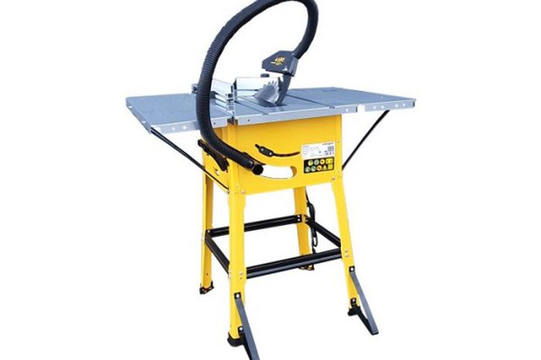 Ferastrau circular Stager FCM1600 cu masa de taiere  1600W, 220V, 250mm