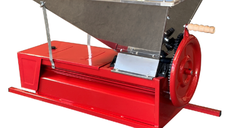Zdrobitor struguri manual ZSM-100S cu desciorchinator si agitator, Cuva INOX 50L, 1000 Kg/h