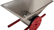 Zdrobitor struguri manual ZSM-50S cu agitator cuva INOX 50 L, 500-600 Kg/h