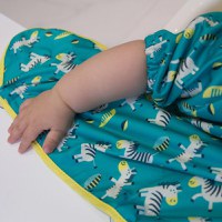 Baveta maneci scurte cu ventuze Zebre vesele - 8