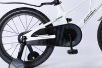 Bicicleta copii Lamborghini cadru magneziu alba 14 inch ,scaun reglabil de la 50 la 55 cm, potrivita pentru copii cu inaltimi intre 95-120 cm, frane pe ghidon, pedale antiderapabile, roti pneumatice cu jenti din aluminiu - 3