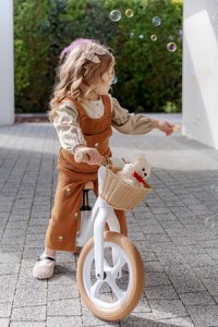 Bicicleta fara pedale pentru copii, Adamex Pixie, cu roti de 12 inch din spuma PU, cu cosulet, design retro, scaun reglabil, inaltime sezut 33-43 cm, sarcina maxima admisa 50 kg, 2-6 ani, Snow White - 1