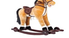 Calut balansoar pentru copii Novokids Rocking Horse XXL CremAlb din plus, cu roti, platforma detasabila, functie trotineta fara pedale, dimensiuni 85x37x77 cm, greutate suportata 50 kg