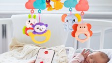 Carusel muzical pentru patut cu Proiector, Telecomanda, rotire 360, si cinci pandantive incluse