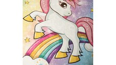 Covor pentru copii, Chilai Home, cu tesatura moale si baza antiderapanta, dimensiune 150 x 200 cm, model Unicorn