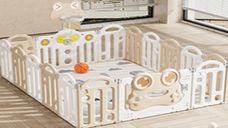 Gardulet loc de joaca pentru copii Nichiduta Garden Beige Frog, pliabil si portabil, de interiorexterior, compus din 14 panouri de gard + 2 panouri laterale cu Cos de baschet si angrenaje rotative, dimensiune 150 x 187.5cm
