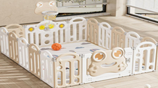 Gardulet loc de joaca pentru copii Nichiduta Garden Beige Frog, pliabil si portabil, de interiorexterior, compus din 14 panouri de gard + 2 panouri laterale cu Cos de baschet si angrenaje rotative, dimensiune 150 x 187.5cm