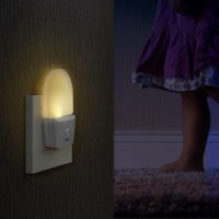 Lampa de veghe Reer Night Guide pentru priza cu senzor de noapte sau zi - 4