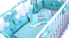Lenjeria de pat Personalizata cu 4 perne aparatori matlasate, cearceaf cu volanas, pilota si pernuta 140x70 cm  verde menta