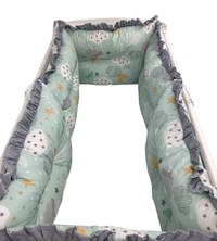 Lenjerie patut 120x60 cm cu 6 aparatori pufoase, cearsaf si paturica Nori cu luna vernil - 1