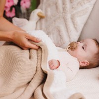 Paturica pentru copii Babyono Crem din bumbac cu polar 75x100 cm - 1