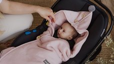 Paturica universala pentru scoica auto bumbacmuselina Sleepee Pink light 1.5 Tog