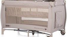 Patut pliabil Chipolino Bella Tiramisu cu doua nivele, intrare laterala cu fermoar, 2 roti cu frane, saltea de infasat, carusel muzical, geanta pentru transport, buzunar si organizator accesorii