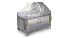 Patut pliant Lionelo Sven Plus Yellow Scandi cu doua nivele, cu arcada jucarii, masuta de infasat, vibratii, melodii  conform cu standardele europeane de securitate EN716 si EN12221