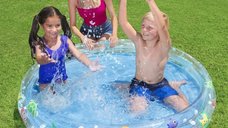 Piscina gonflabila Bestway 152x30 cm Deep Waters Albastru, 3 inele, Material PVC rezistent, Capacitate 282 litri, Pereti transparenti cu pestisori colorati