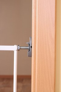 Poarta cu montaj pe perete BASIC, Simple-Lock REER 46101 - 2