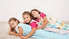 Sac de dormit copii 0.5 tog KidsDecor Ursi Polari din bumbac 95 cm