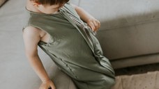 Sac de dormit cu picioare Light 1-2 ani Green Sleepee 1.5 tog