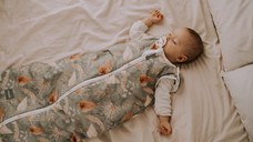 Sac de dormit din bumbac 0-24 luni Grow with me Boho Green Sleepee 2,5 tog