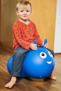 Saritor gonflabil si vehicul ride-on 2 in 1 Micro Air Hopper Blue 18-36 luni, greutate admisa 25 kg - 3
