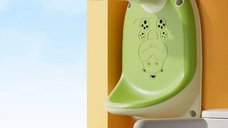Scaun de baie bebelusi Little Mom Green, cu spatar si ghidon de sustiere, afisaj de temperatura integrat, margini rotunjite si fixare cu ventuze, compatibilitate universala, dimensiune 37 x 27.2 x 20.6 cm