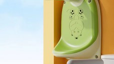 Scaun de baie bebelusi Little Mom Green, cu spatar si ghidon de sustiere, afisaj de temperatura integrat, margini rotunjite si fixare cu ventuze, compatibilitate universala, dimensiune 37 x 27.2 x 20.6 cm