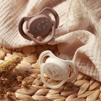 Set 2 suzete simetrice Babyono din silicon 18 luni+ cu maner fluorescent - 1