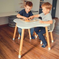 Set masuta si doua scaune FreeON pentru copii Bear din lemn cu marginile rotunjite alb - 1