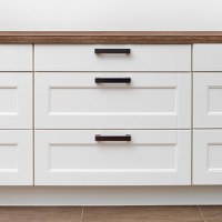 Set sigurante pentru sertare de tacamuri 2 bucati albe montare cu adeziv sau surub Reer 71090 - 7