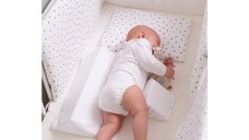 Suport de dormit Bubaba pentru bebelusi cu husa din bumbac alb