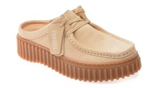 Papuci CLARKS bej, TORHILL MULE, din piele intoarsa