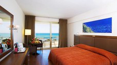 Revelion in Cipru - Golden Bay Beach Hotel 5* by Perfect Tour