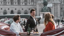 Vizitarea obiectivelor turistice în Viena într-o mașină de epocă electrică by Perfect Tour